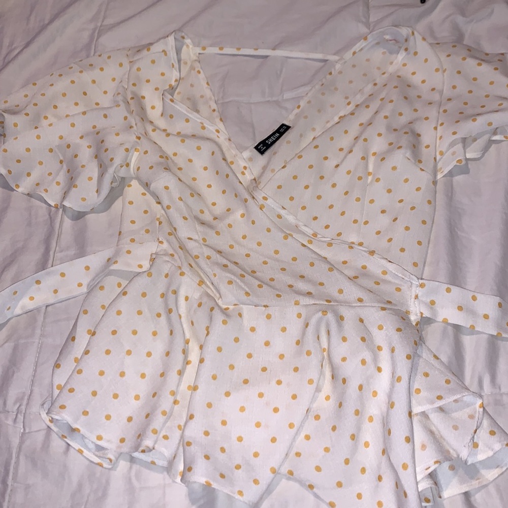 ✨tie up yellow and white polka dotted ~shein~ top✨